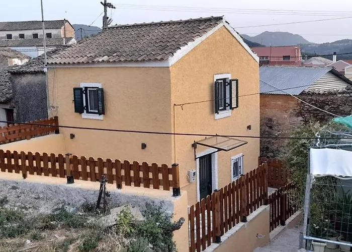 Helen'S Little Villa Valanio photo
