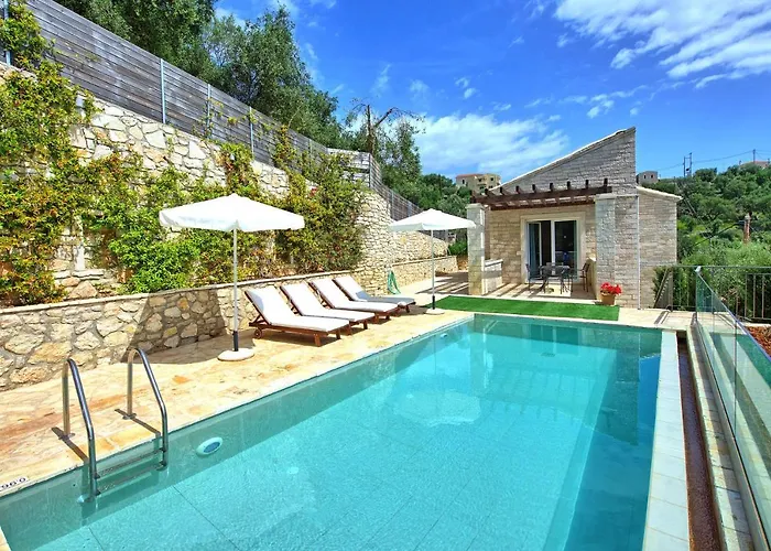 Villa Jacaranda By Posarellivillas Kavalleraina photo